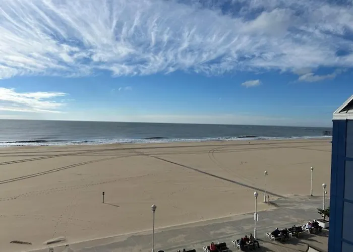 Oceanfront At Boardwalk One, Pool, Parking